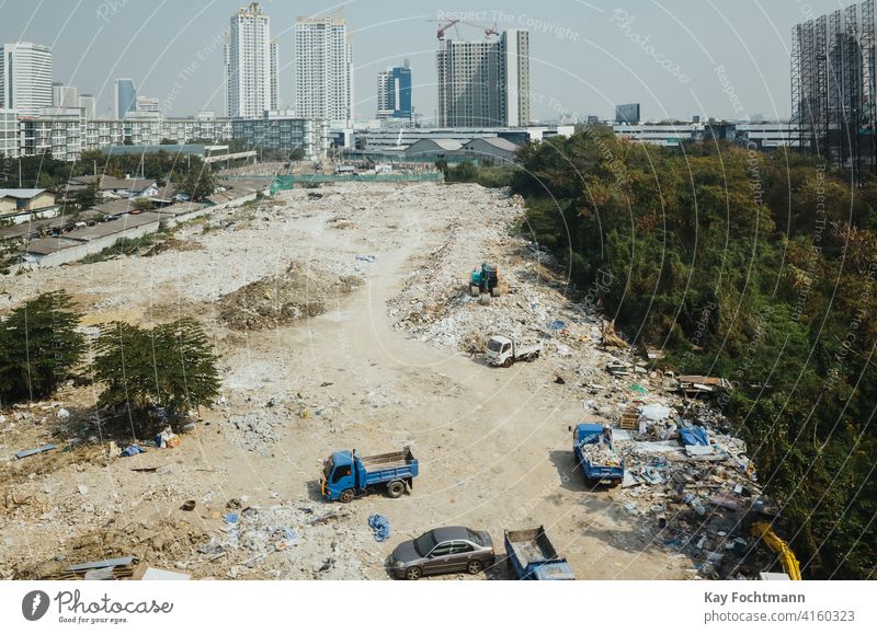 Baustelle in Südostasien Antenne Architektur Asien Automobil Boom Gebäude Business Großstadt Stadtbild Gewerbe Gemeinschaft Konstruktion Tag Entwicklung Schmutz