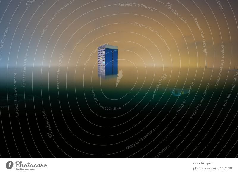 niebuhr-haus Haus Horizont Stadt Hochhaus Gebäude alt Ferne hoch oben Stimmung Surrealismus Irritation Häusliches Leben Farbfoto Außenaufnahme Experiment