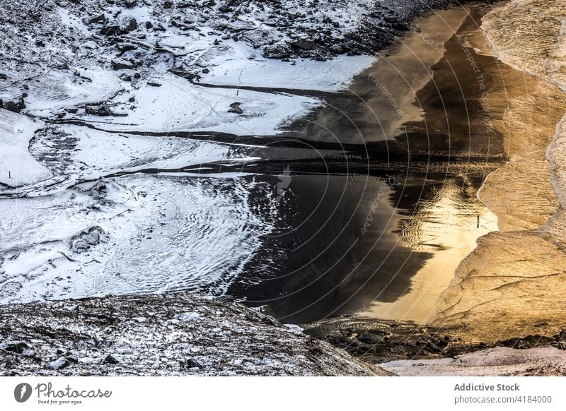 Flüsse, die im Winter ins Meer fließen Fluss MEER Landschaft Schnee strömen Sonnenuntergang Reflexion & Spiegelung Norwegen Natur kalt Küste Wasser Ufer Strand