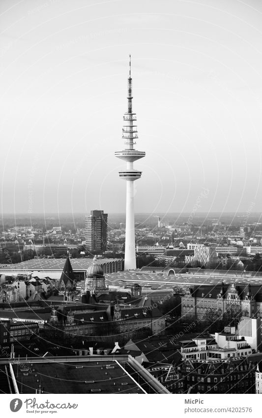 Fernsehturm Hamburg fernsehturm Hamburg Außenaufnahme Hamburger Fernsehturm Stadt Sehenswürdigkeit Gebäude hoch Architektur Wahrzeichen Turm Aussicht Stadtblick