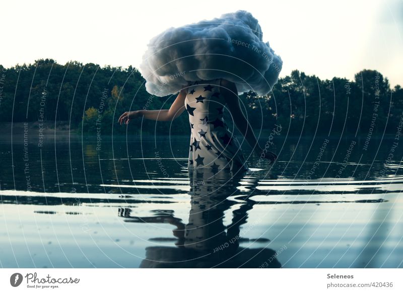 Head in the cloud Sommer Wellen Mensch feminin Frau Erwachsene Arme Hand 1 Umwelt Natur Wolkenloser Himmel Pflanze Küste See Bekleidung Kleid Schwimmen & Baden