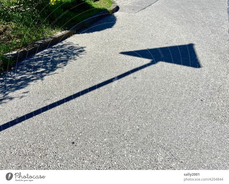 Empfehlung | Straßenverkehrsordnung... Schatten Verkehrsschild Verkehrszeichen Dreieck dreieckig Warnung Asphalt Wege & Pfade Schilder & Markierungen