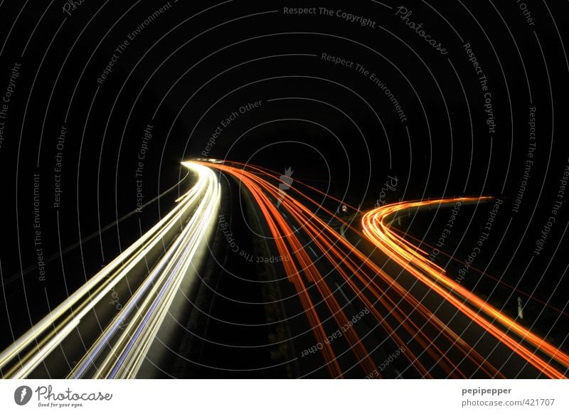 nightlights Ferien & Urlaub & Reisen Tourismus Verkehr Verkehrswege Personenverkehr Berufsverkehr Straßenverkehr Autofahren Autobahn Fahrzeug PKW Graffiti