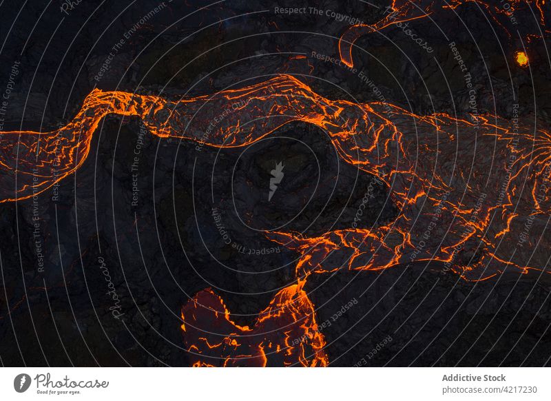 Ausbruch des Vulkans Fagradalsfjall in Island fagradalsfjall Lava Magma Rauch Berge u. Gebirge rot heiß Natur vulkanisch Eruption Krater aktiv Gefahr Geologie