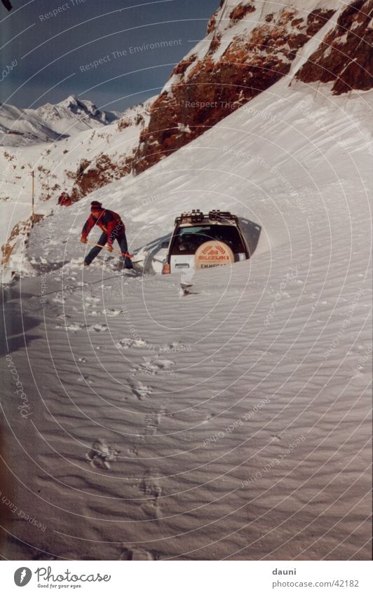 Dumm gelaufen Winter Mensch Berge u. Gebirge Schnee