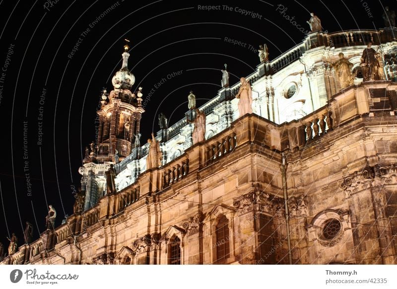 Schlosskirche Dresden bei Nacht Hofkirche Licht Architektur