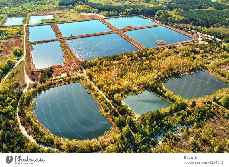 Regenwasserteiche oder Regenwasser-Kunstbecken, Luftbild Wasser Teich Beibehaltung Becken Antenne im Freien Behandlung Luftaufnahme künstlich weißrussland