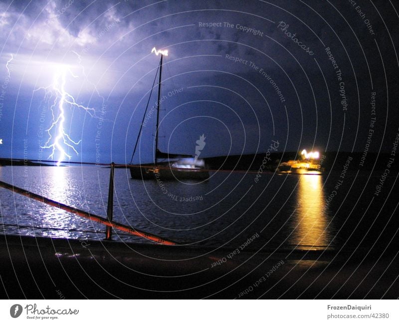 Flashing Sea #2 Meer Wolken Langzeitbelichtung Blitze Lichtspiel Kroatien Himmel Gewitter Segeln croatia sailing holiday sea sky thunderstorm flash