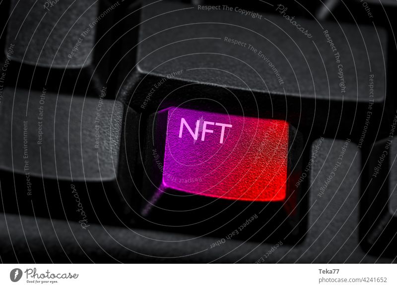 Tastatur nft-Taste nft-Kunst digitale Kunst digital nft Keyboard Computertastatur blockchain Krypto Krypto-Kette sicheres nft-Zusammensetzung