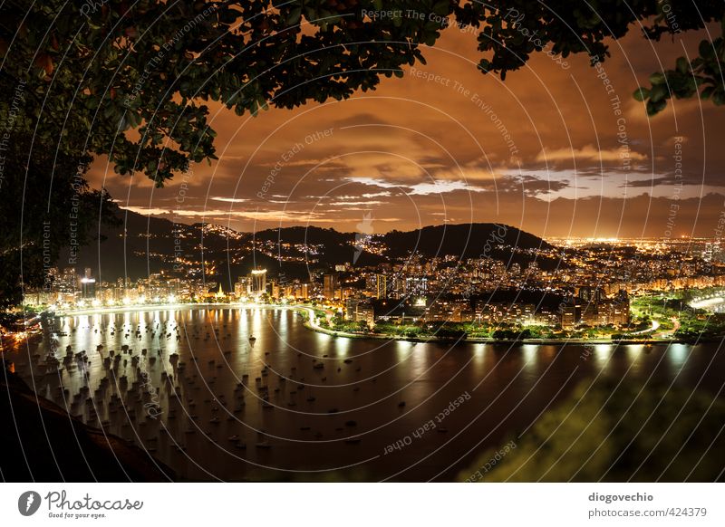 Abends Ferien & Urlaub & Reisen Tourismus Strand Meer Nachtleben Umwelt Natur Landschaft Wasser Nachthimmel Wetter Blatt Kleinstadt Stadt Hauptstadt bevölkert