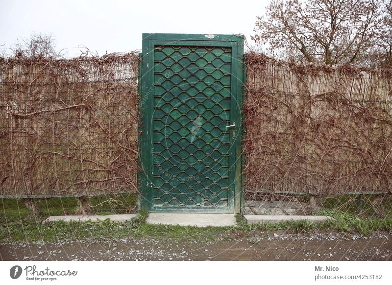 Gartenhinterausgang Tür Tor Zaun Schrebergarten Kleingartenkolonie Wege & Pfade Eingang Sichtschutzwand Sichtschutzzaun Kleingartensiedlung Ausgang Notausgang