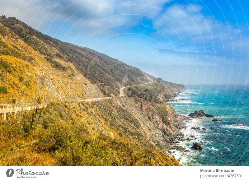 Leerer Pacific Highway 1 in Kalifornien an einem Frühlingstag, Big Sur kalifornische staatsstraße 1 pazifik Pacific Coast Highway Straße Autobahn 101 Küste leer