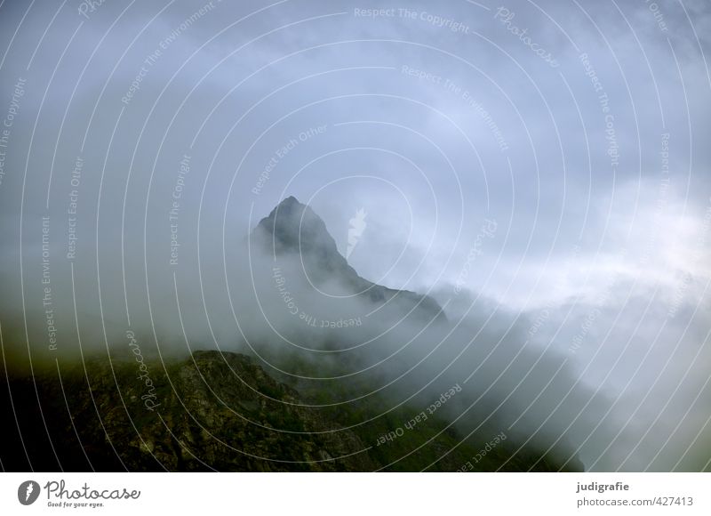 Lofoten, morgens Umwelt Natur Landschaft Urelemente Himmel Wolken Klima Wetter Unwetter Felsen Berge u. Gebirge außergewöhnlich bedrohlich dunkel gruselig