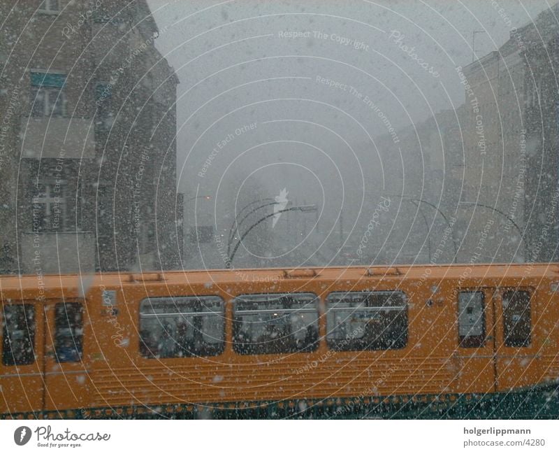 u bahn - eberswalder strasse Stadt U-Bahn Winter Berlin Schnee Güterverkehr & Logistik