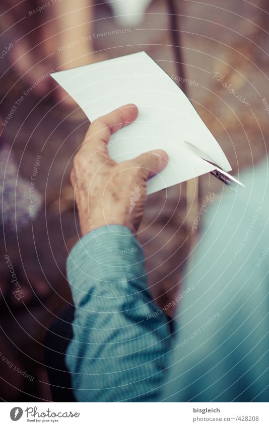 Scherenschnitt maskulin Hand Finger 1 Mensch 45-60 Jahre Erwachsene Hemd alt braun weiß Silhouette Farbfoto Außenaufnahme Tag Schwache Tiefenschärfe