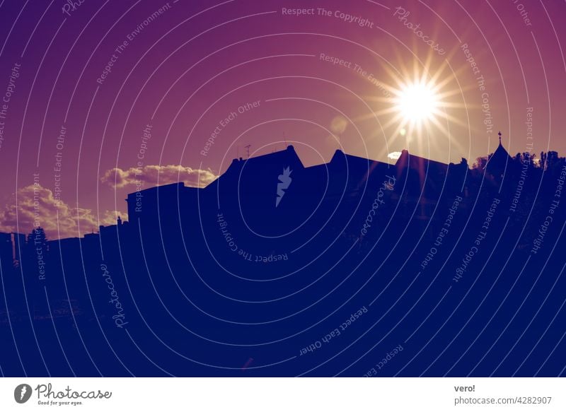 Stadt, Silhouette, Sonne Menschenleer Stimmung Scherenschnitt Schattenriss Gegenlicht Schwarz Horizont Himmel Sonnenlicht Natur Panorama Außenseite dunkel