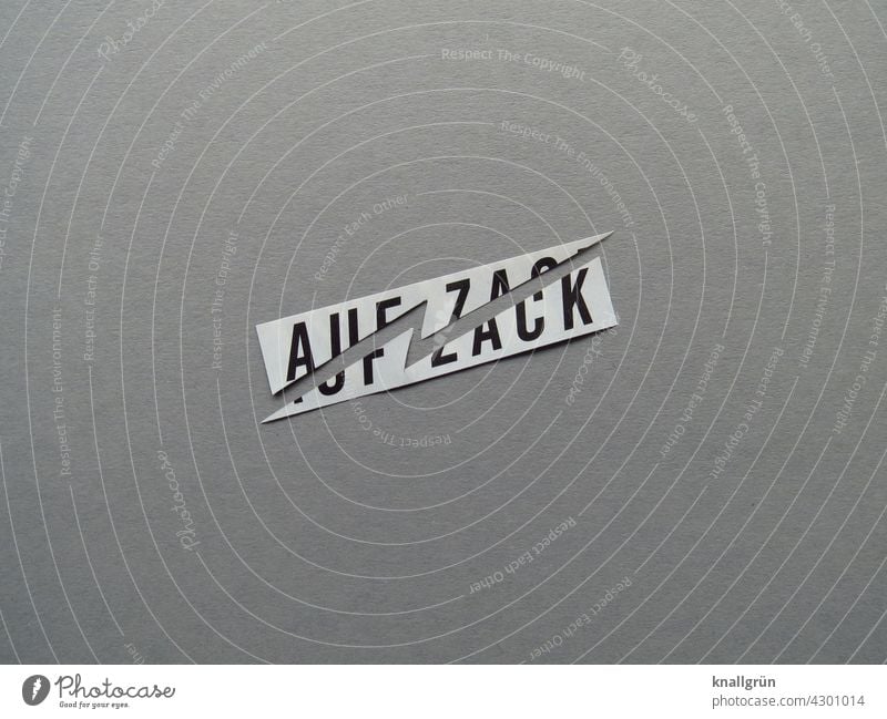 Auf zack clever intelligent klug Wissen Bildung lernen auf zack Buchstaben Wort Satz Letter Typographie Text Kommunikation Schriftzeichen Mitteilung Nahaufnahme