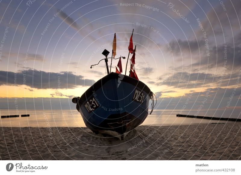 Aurora Natur Landschaft Sand Himmel Wolken Horizont Sonnenaufgang Sonnenuntergang Wetter Schönes Wetter Küste Strand Meer Schifffahrt Fischerboot blau braun