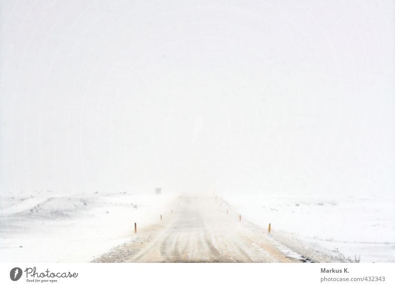 Snow White Landschaft Winter Klima Klimawandel Wetter Unwetter Sturm Eis Frost Schnee Island Verkehrswege Straße Bewegung fahren frieren bedrohlich kalt gelb