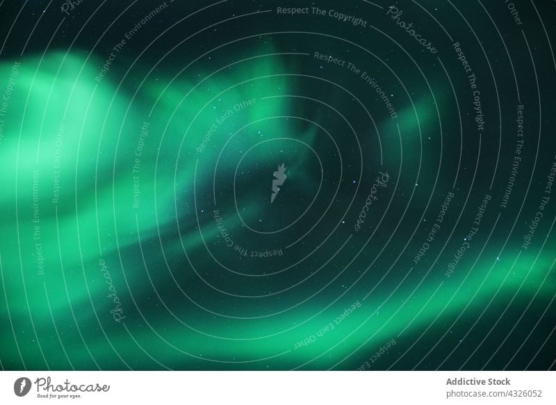 Spektakuläre Nordlichter in Tromso Aurora Kattfjorden Insel Kvalya Region Norwegen Winter Nacht borealis Landschaft Island Norden Raum Himmel nördlich