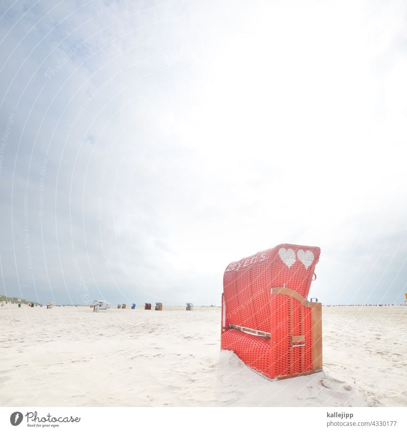 inselliebe Strandkorb rot Liebe Herz Ferien & Urlaub & Reisen Amrum Korb Ruhe lieben Sex Meer Küste Sommer Sand Ostsee Nordsee Erholung blau Tourismus Himmel