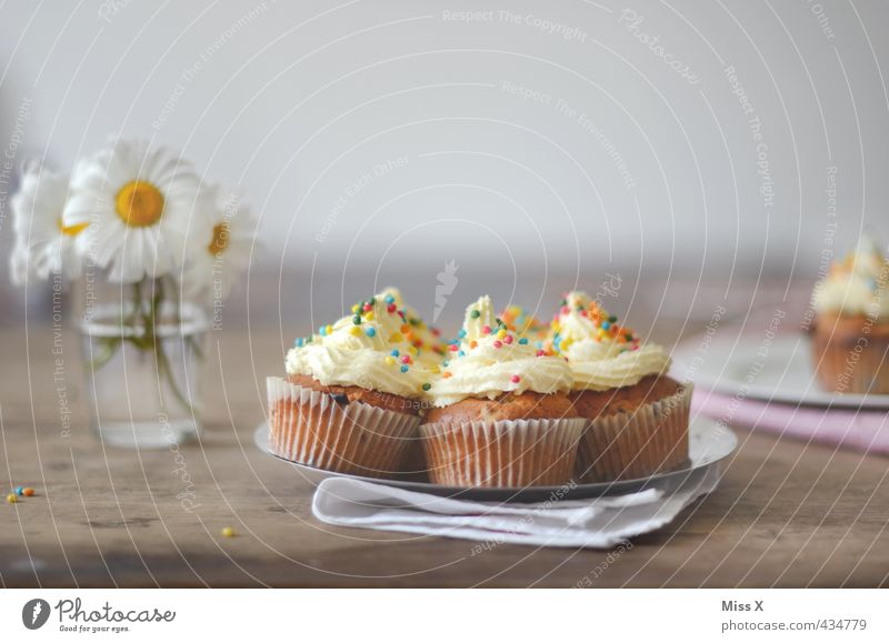 Cupcakes Lebensmittel Teigwaren Backwaren Kuchen Dessert Ernährung Frühstück Kaffeetrinken Büffet Brunch Feste & Feiern Valentinstag Muttertag Hochzeit