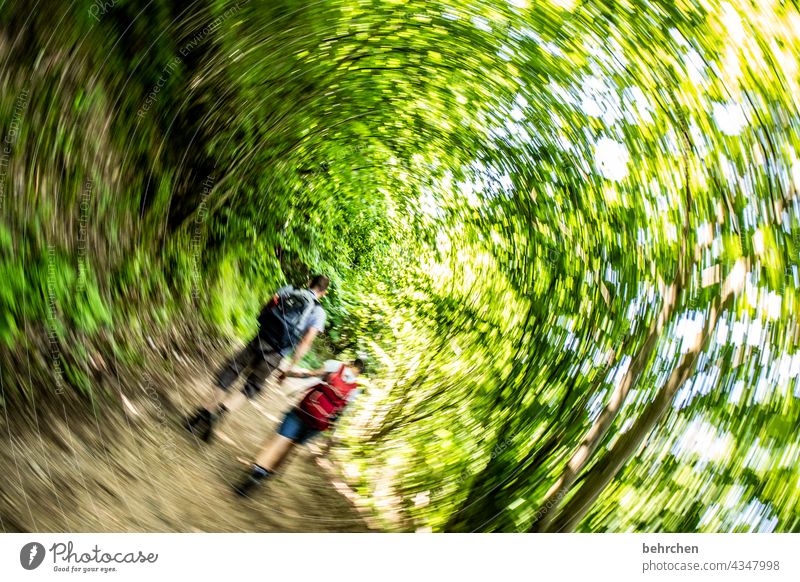 LASSES ERSTES:)) Glück Fröhlichkeit Wege & Pfade Wanderer Natur Außenaufnahme Umwelt gemeinsam Zusammensein Sommer wandern Mann Ferien & Urlaub & Reisen Liebe