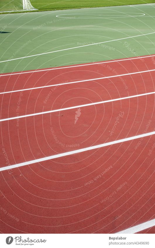 Leichtathletik Übung Feld Ziele Gras grün Netzwerk Pole Rennbahn Rollfeld Sport Stadion synthetisch Bahn Aktion sportlich konkurrieren Konkurrenz