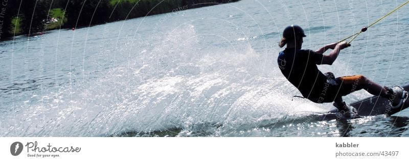 Wasserski Neopren nass Geschwindigkeit Wellen Sport Holzbrett Seil ziehen spritzen