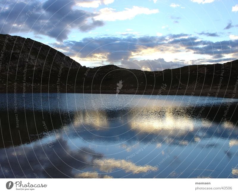 Bivacco del Civetta See Dolomiten Spiegel Reflexion & Spiegelung Wolken Sonnenuntergang Gebirgssee Gletscher Gipfel Abenddämmerung Horizont Hügel ruhig Nacht