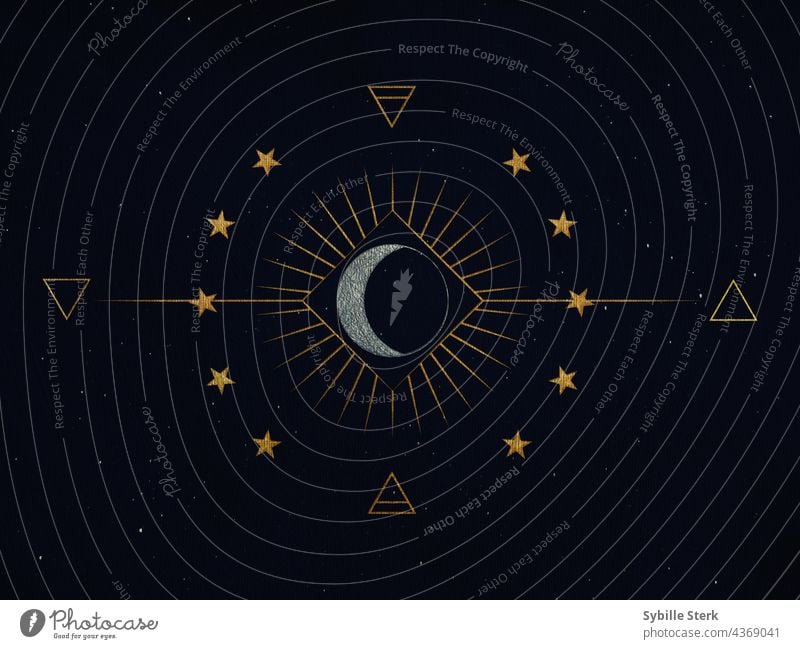 Symbole mit Sternen, Mond, Sonne und alchemistischen Motiven auf sternförmigem Hintergrund Silber gold Sternenhimmel Alchemie Zauberei u. Magie magisch Feuer