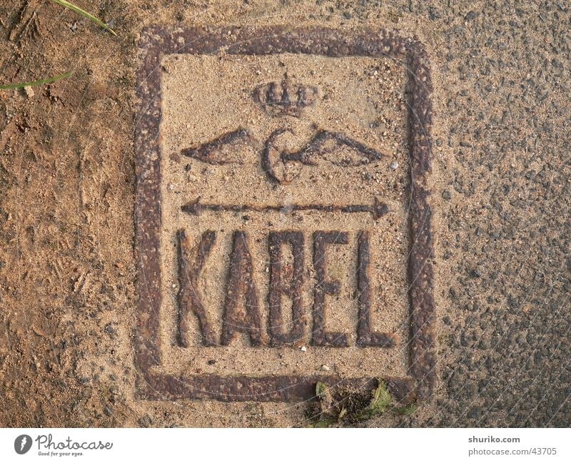 [:::kabel:::] Gußeisen Asphalt Wappen Wahrzeichen Elektrizität Teer Germania Sommer Industrie Rost Bodenbelag Kabel electricity tar omen Deutschland germny