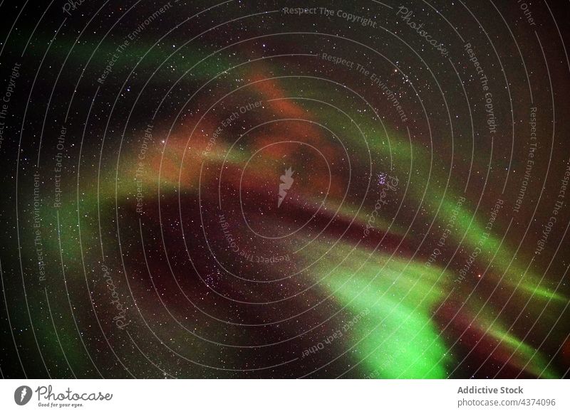 Spektakuläre Nordlichter in Tromso Aurora Kattfjorden Insel Kvalya Region Norwegen Winter Nacht borealis Landschaft Island Norden Raum Himmel nördlich