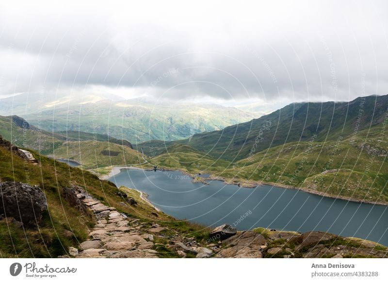 Snowdonia-Nationalpark in Nordwales, Großbritannien snowdonia Bahn Bergwerksbahn Felsen Mount Snowdon Wales Natur Landschaft Gipfel staycation Berge u. Gebirge