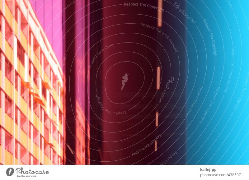 plattensammlung Plattenbau Scheibe bunt Architektur Hochhaus Haus Gebäude Fassade Fenster Himmel Stadt Balkon blau Wohnung Außenaufnahme Häusliches Leben