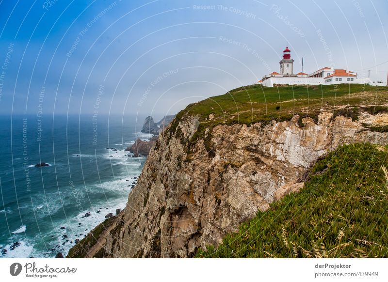 Leuchtturm am Kap Roca (Cabo da Roca) Umwelt Landschaft Luft Wasser Himmel Sommer Felsen Wellen Küste Meer Bauwerk Gebäude Architektur Sehenswürdigkeit