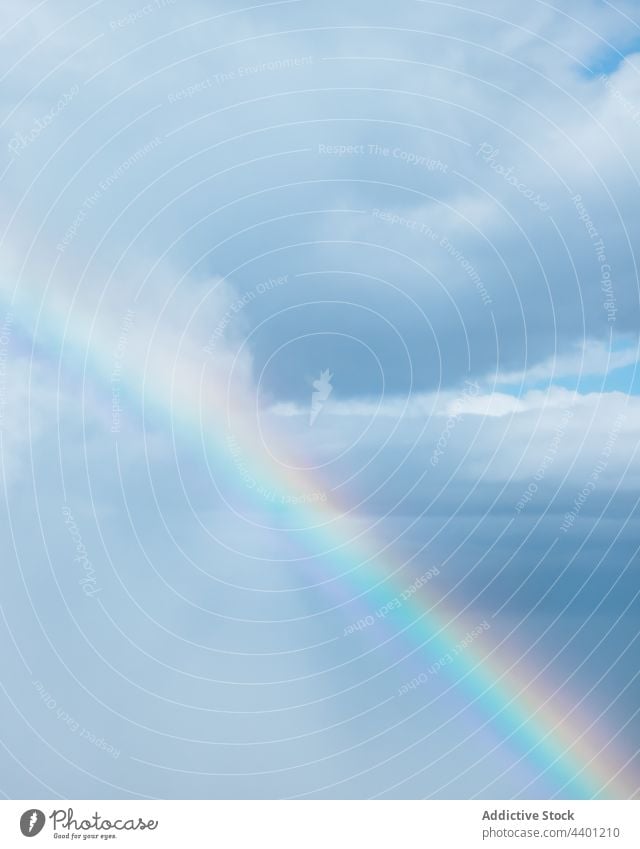 Regenbogen im blauen Wolkenhimmel Himmel wolkig Blauer Himmel Erscheinung farbenfroh Cloud malerisch Himmel (Jenseits) natürlich Natur Umwelt durchsichtig