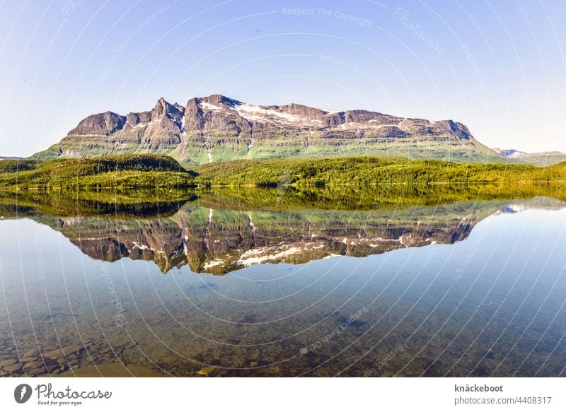 skoddebergvatnet See Wasser ruhig Reflexion & Spiegelung Wasseroberfläche Natur Außenaufnahme Seeufer Menschenleer Wasserspiegelung Landschaft Schönes Wetter