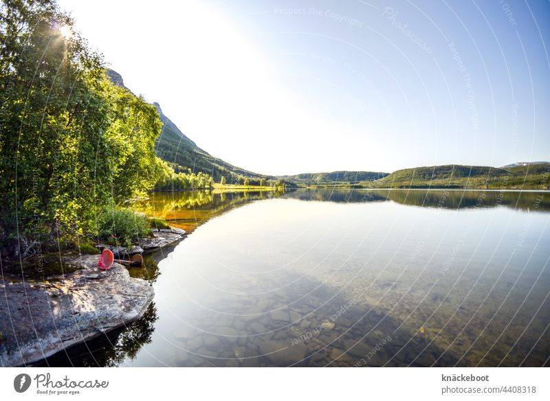 skoddebergvatnet II See Wasser Seeufer Landschaft Natur Farbfoto Menschenleer Reflexion & Spiegelung Außenaufnahme Wasseroberfläche Wasserspiegelung Umwelt