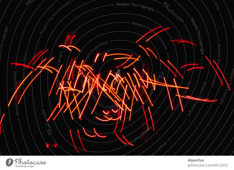 Ordnung im Chaos | nur wo? Licht im Dunkeln Langzeitbelichtung Nacht Kunstlicht Menschenleer mehrfarbig leuchten abstrakt Experiment Farbfoto Lichterscheinung