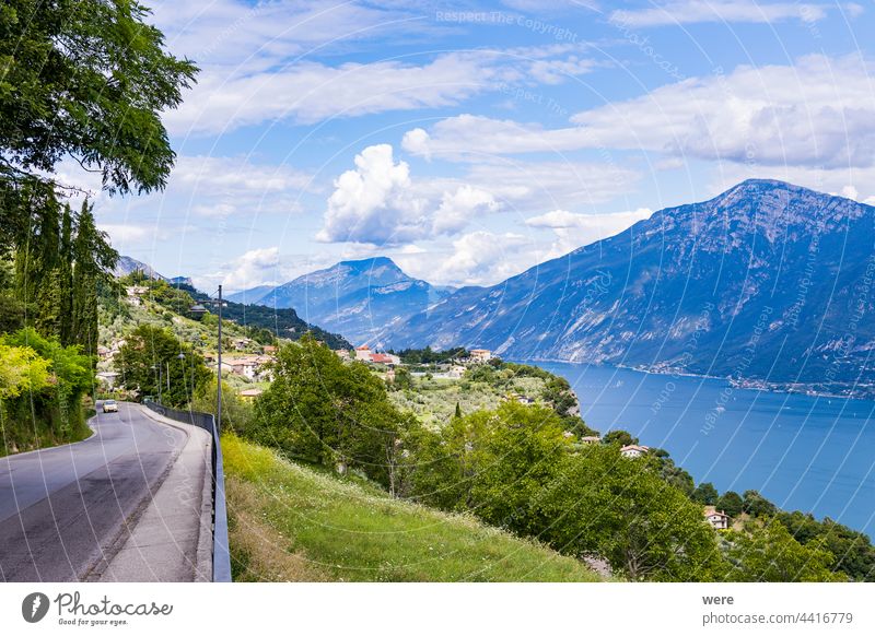 Blick auf den Gardasee von Tremosine aus Gardesana Straße Feiertag italienische Stadt Italien mediterran Erholung Ansicht Textfreiraum Feiertage Italienisch See