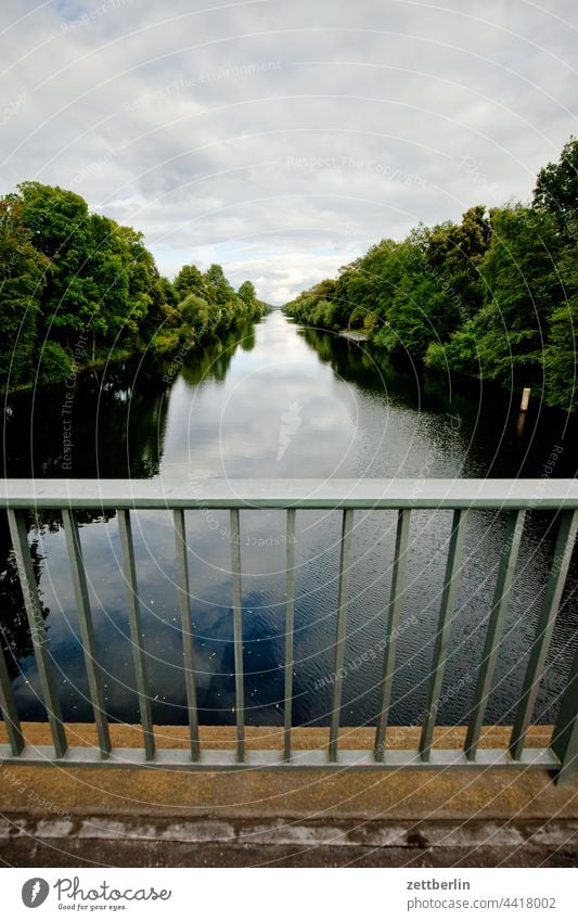 Hohenzollernkanal, Berlin-Reinickendorf ausflug boot erholung ferien fluß landschaft natur schiff see sommer sport teich ufer urlaub wasser wasseroberfläche