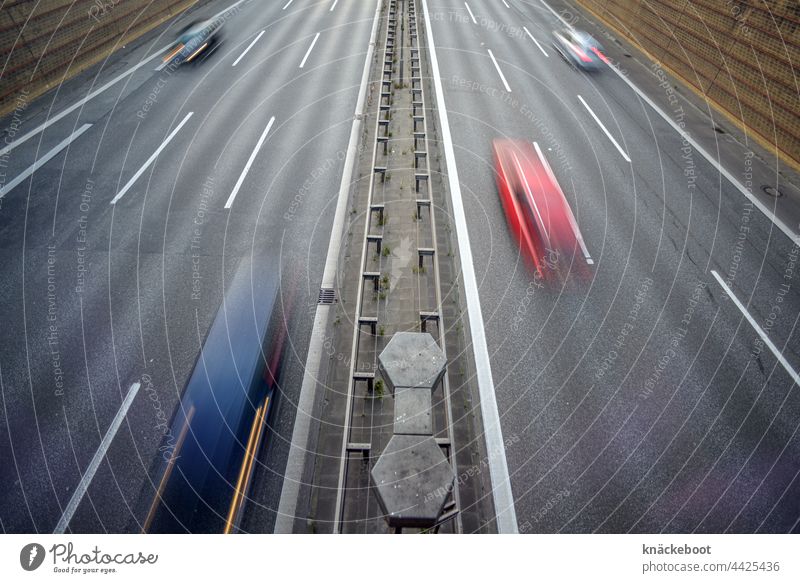 autobahn Autobahn Verkehr Langzeitbelichtung PKW Straße Verkehrswege Straßenverkehr fahren Geschwindigkeit Personenverkehr Bewegungsunschärfe Autofahren