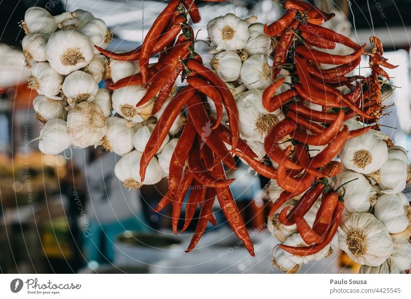 Knoblauch und rote Chilischoten kühl Würzig Gewürz frisch Frische Bioprodukte Farbfoto Gemüse Bestandteil Kräuter & Gewürze Gesundheit organisch Lebensmittel