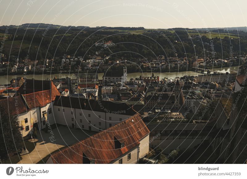 Passau neues Bild in altem Look Donau Inn Ilz Flüsse Burg Festung Dom St.Stephan historisch Bayern Veste Oberburg Berge Brücke Stephansdom Panorama Städtetour