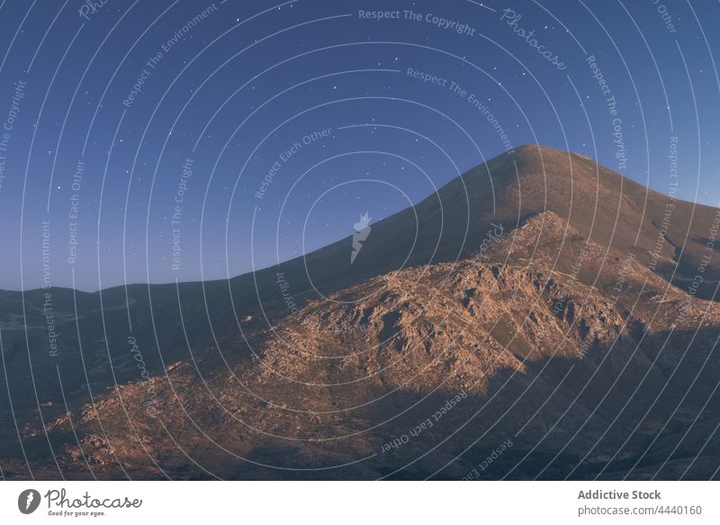 Spektakulärer Gebirgskamm unter Sternenhimmel Berge u. Gebirge Sonnenaufgang Natur Sonnenuntergang malerisch Hochland spektakulär atemberaubend Umwelt Ambitus