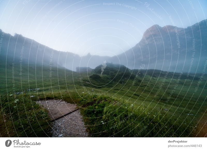 Kärlingerhaus im Morgennebel am Königsse Umwelt Natur Landschaft Urelemente Sommer Wetter Nebel Hügel Felsen Alpen Berge u. Gebirge Gipfel Hütte Bauwerk Gefühle