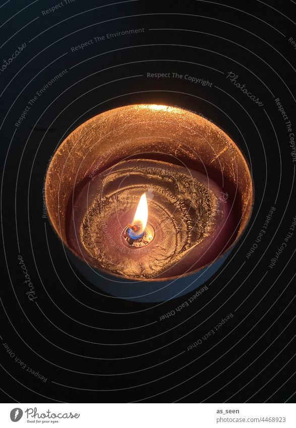 Kerze Licht Flamme Dinge Wachs dunkel brennen Weihnachten & Advent Romantik Kerzendocht Dekoration & Verzierung Beleuchtung Hoffnung leuchten Stimmung gemütlich