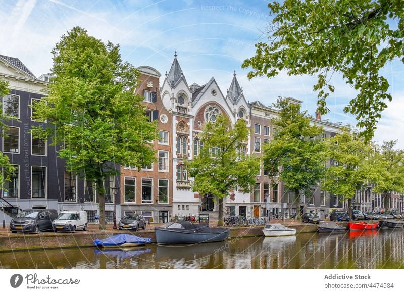 Keizersgracht Kirche in der Nähe der Gracht Religion historisch Wasser Kanal Boot Architektur klassisch Kultur Glaube Amsterdam Niederlande Gebäude Fluss Baum