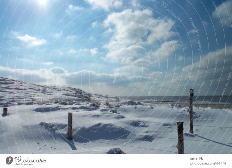 Schnee und Meer Strand Wolken Winter kalt Natur